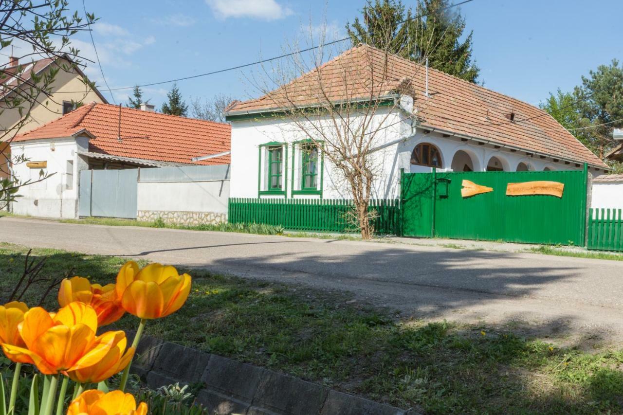 Gadoros Vendeghaz Hotel Egerszalók Exterior foto