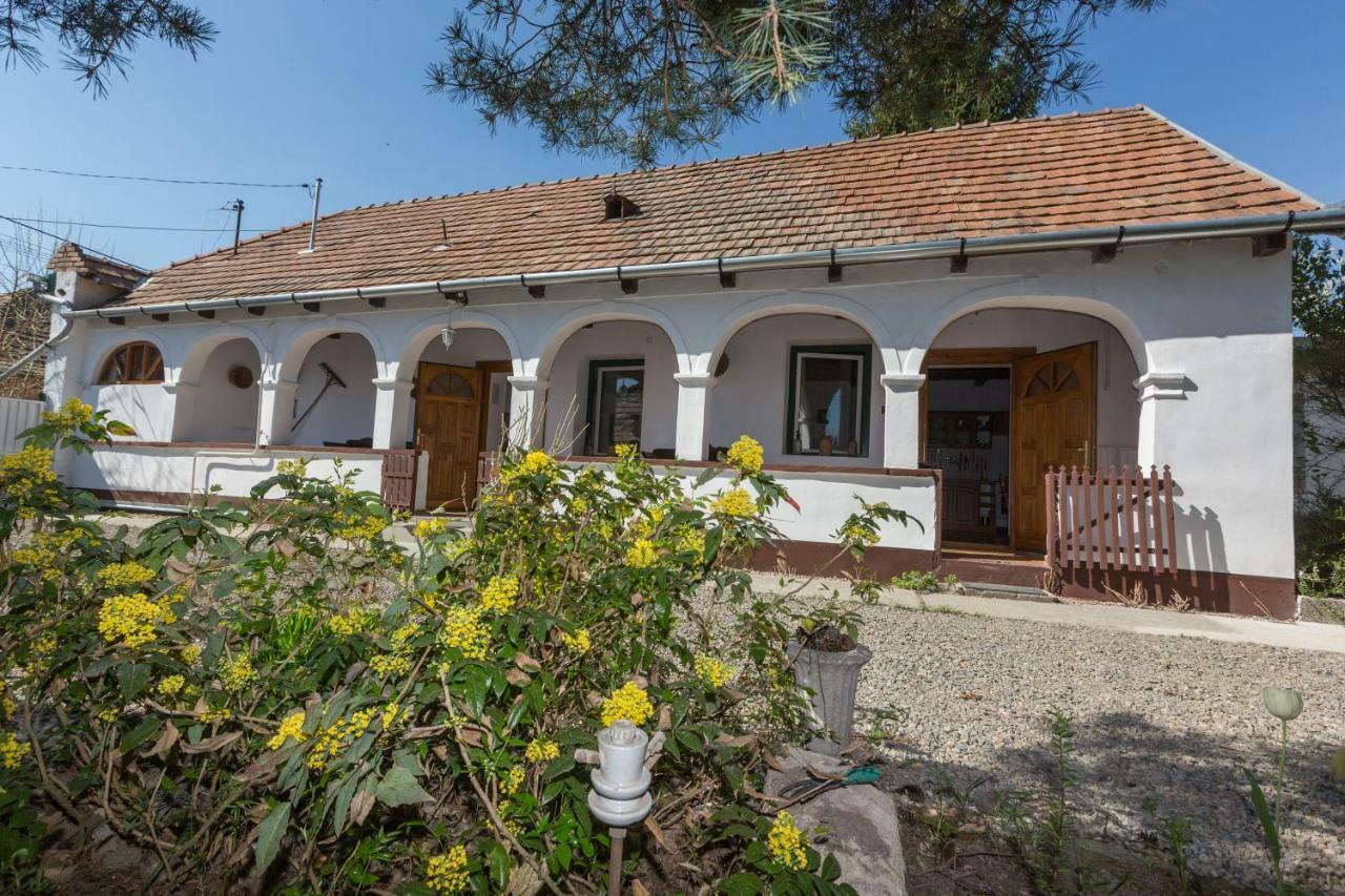 Gadoros Vendeghaz Hotel Egerszalók Exterior foto