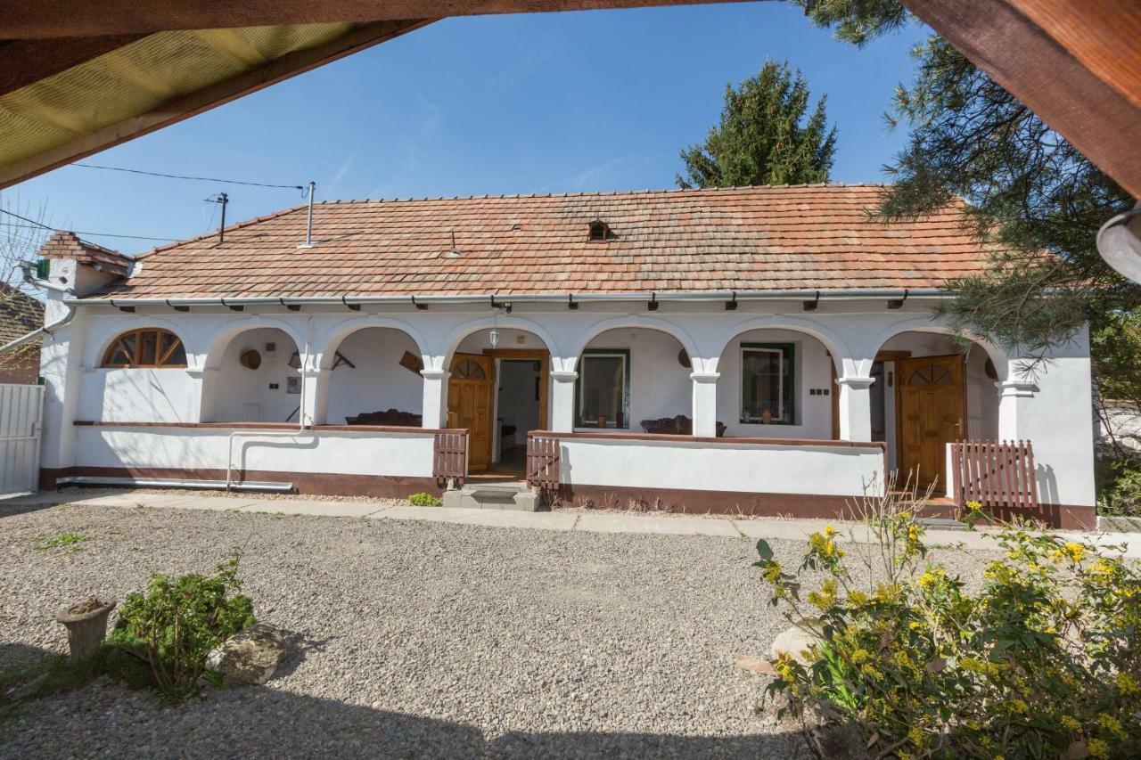 Gadoros Vendeghaz Hotel Egerszalók Exterior foto