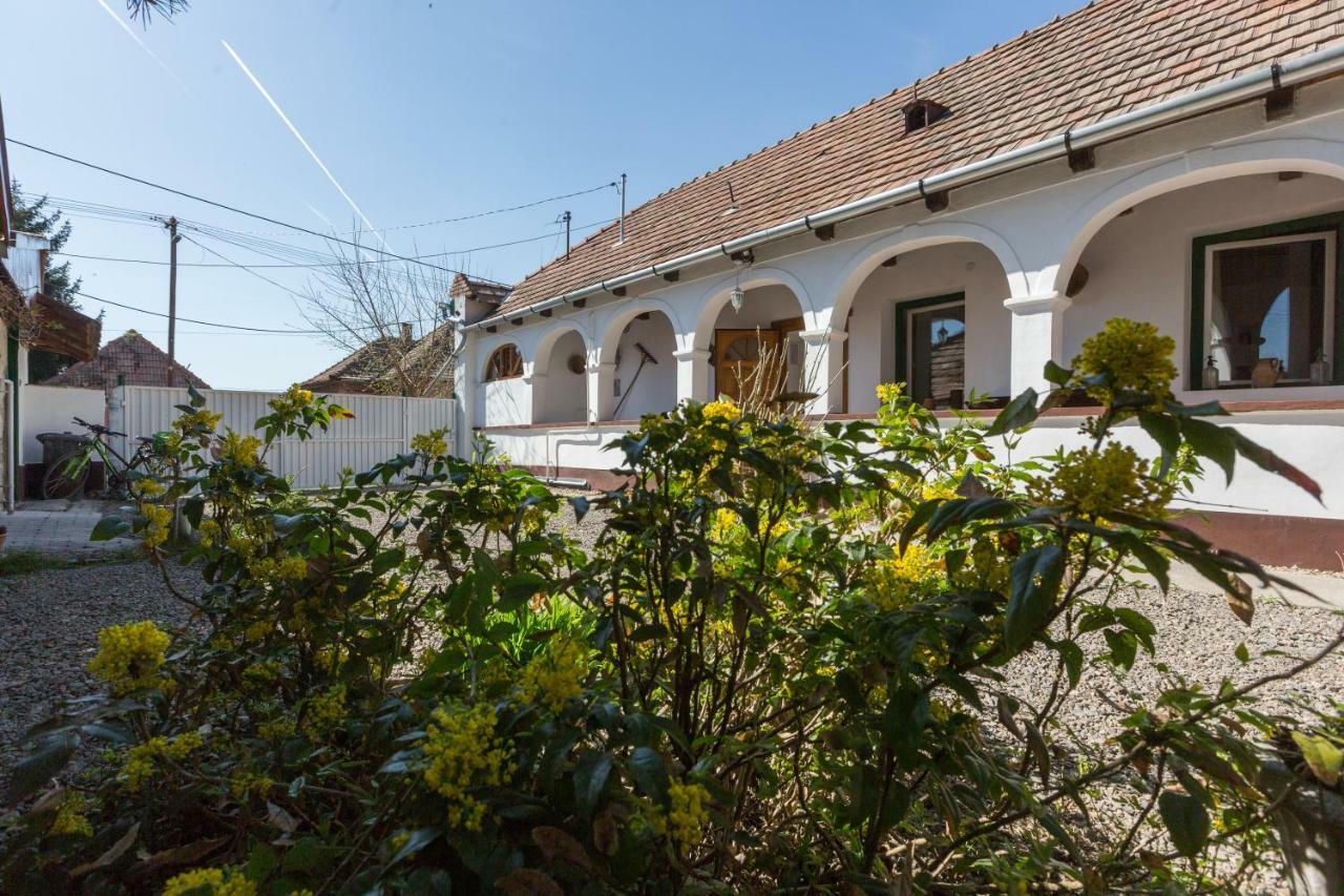 Gadoros Vendeghaz Hotel Egerszalók Exterior foto